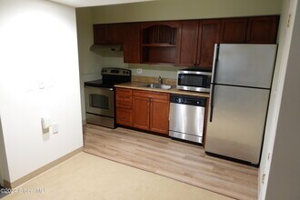 5 Residence Inn Dr-Unit -204 in Latham, NY - Building Photo - Building Photo