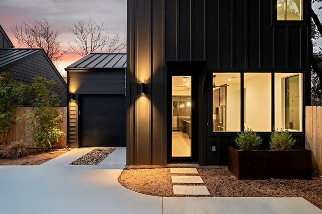 2010 Gathright Cove in Austin, TX - Building Photo - Building Photo
