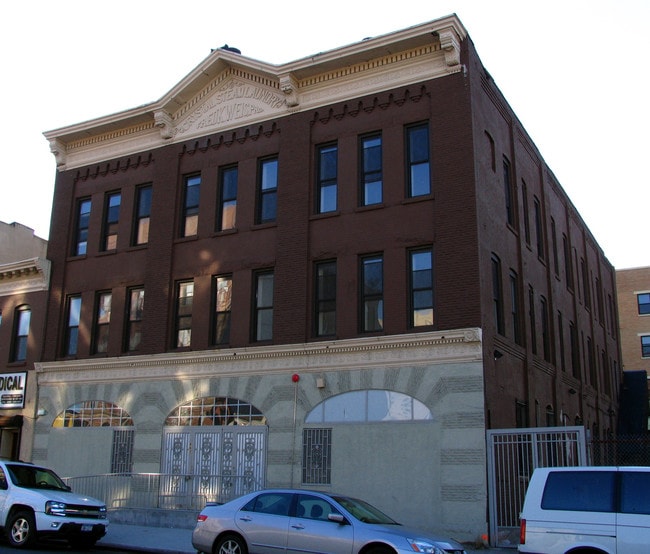 862 Dekalb Ave