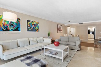 5825 Collins Ave in Miami Beach, FL - Building Photo - Building Photo