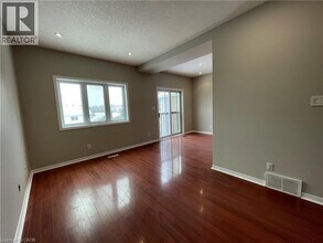 103 Hollyridge Crescent in Kitchener, ON - Building Photo - Building Photo