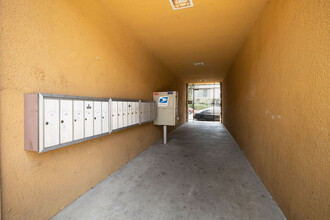 Terre at 1050 Peach fka Sierra Ridge in El Cajon, CA - Foto de edificio - Building Photo