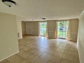 8413 Hunting Saddle Dr in Hudson, FL - Building Photo - Building Photo