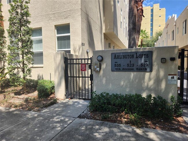 523 4th Ave S in St. Petersburg, FL - Building Photo - Building Photo