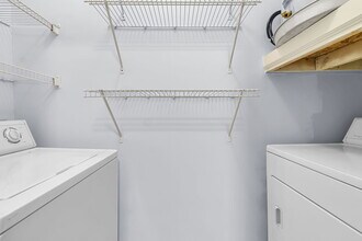 1600 Long Grove Dr in Mount Pleasant, SC - Foto de edificio - Building Photo