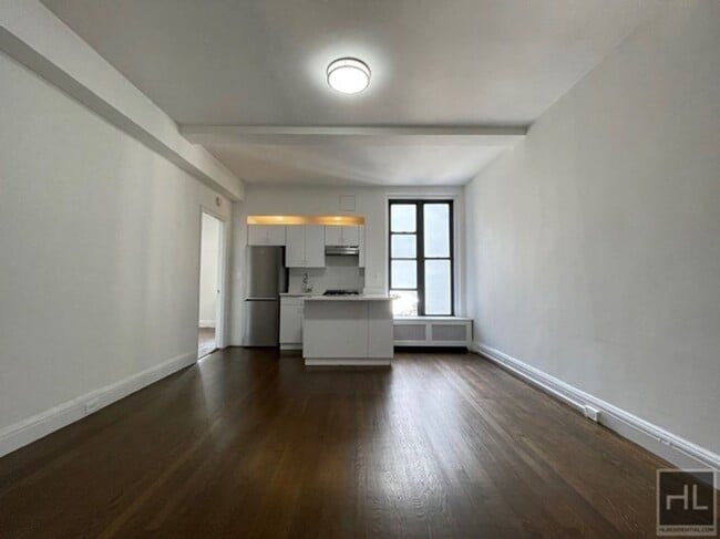 140 E 46th St