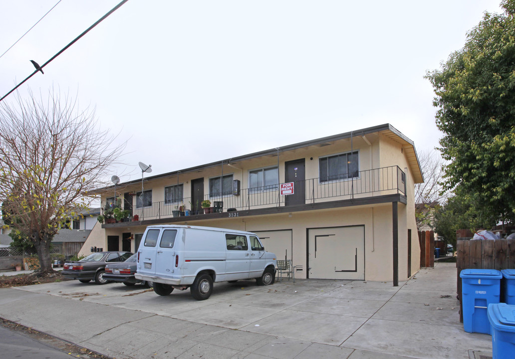 3531 Lafayette St in Santa Clara, CA - Building Photo