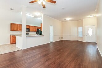 948 Grand Central Pkwy in Saginaw, TX - Building Photo - Building Photo