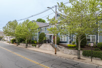 Baffin Court in Providence, RI - Foto de edificio - Building Photo