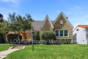 3304 Cockrell Ave in Fort Worth, TX - Building Photo