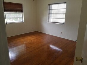 703 NW 6th St in Hallandale Beach, FL - Building Photo - Building Photo