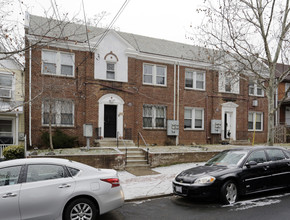 1522-1526 V St SE in Washington, DC - Foto de edificio - Building Photo