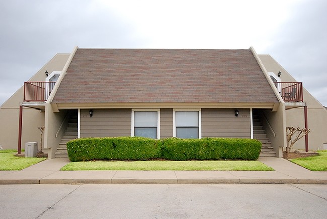 Summit Apartments in Jenks, OK - Building Photo - Building Photo