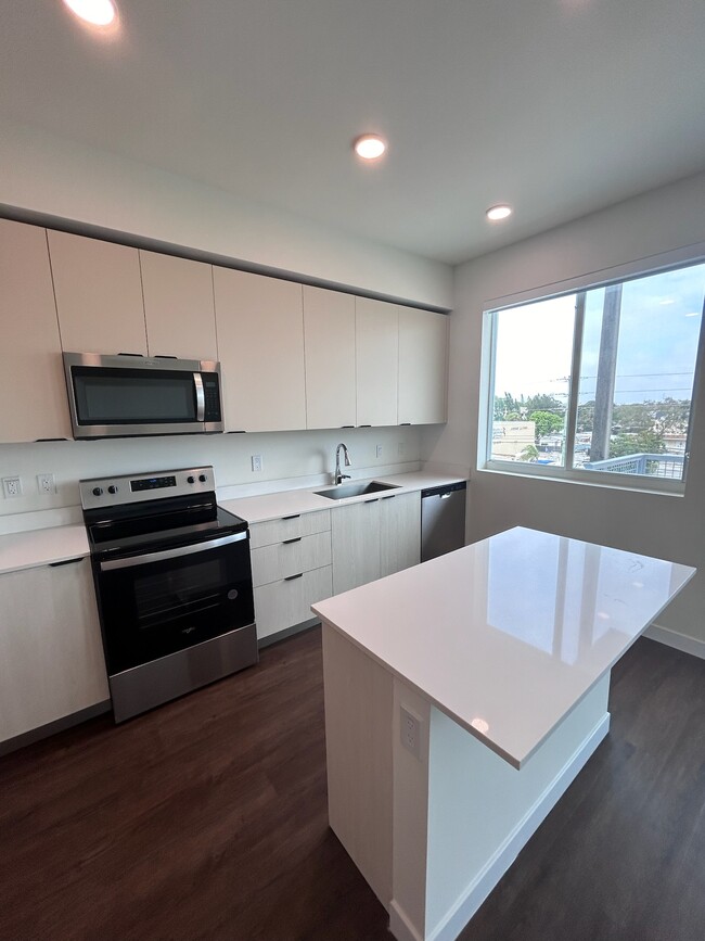 1395 SW 4th Ter, Unit A2 in Pompano Beach, FL - Building Photo - Building Photo