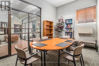 141 Somerset St W in Ottawa, ON - Building Photo - Building Photo