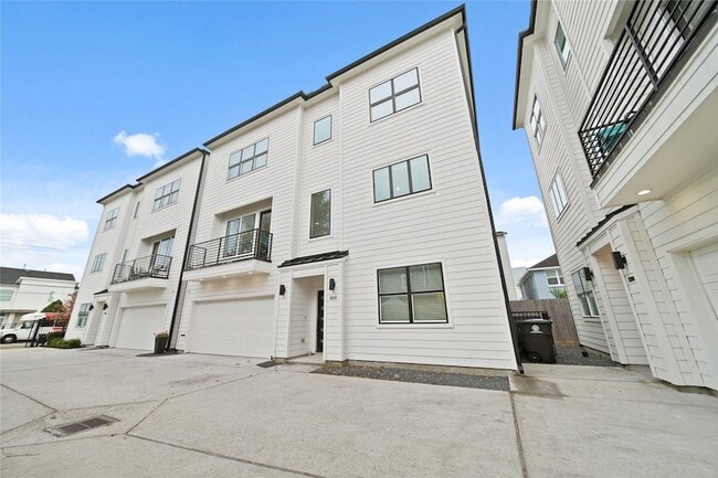 property at 2510 Gray St