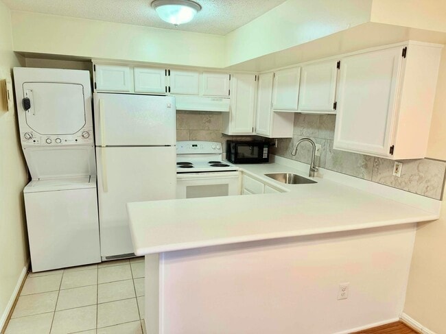 3109 Patrick Henry Dr in Falls Church, VA - Building Photo - Building Photo