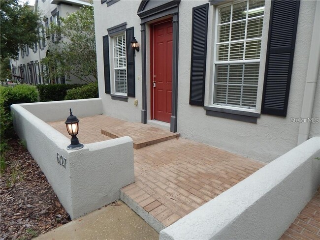 6127 Fishhawk Crossing Blvd in Lithia, FL - Building Photo - Building Photo