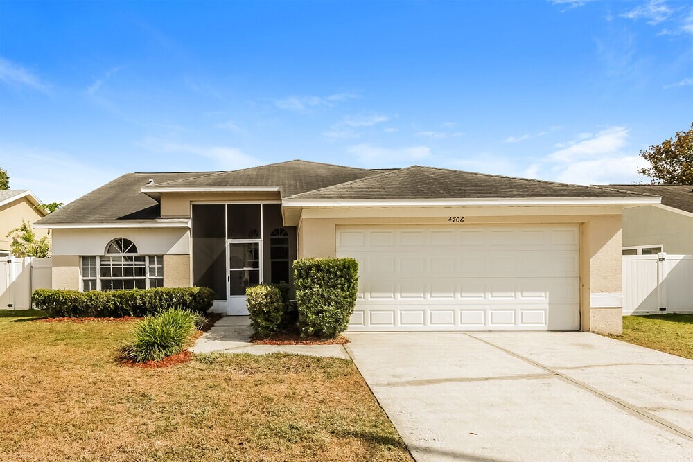 4706 N Dawnmeadow Ct in Plant City, FL - Foto de edificio