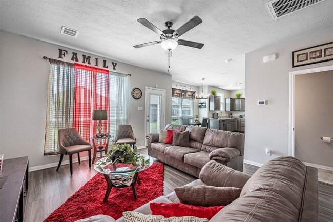 1010 Harvest Ln. in Brenham, TX - Foto de edificio - Building Photo