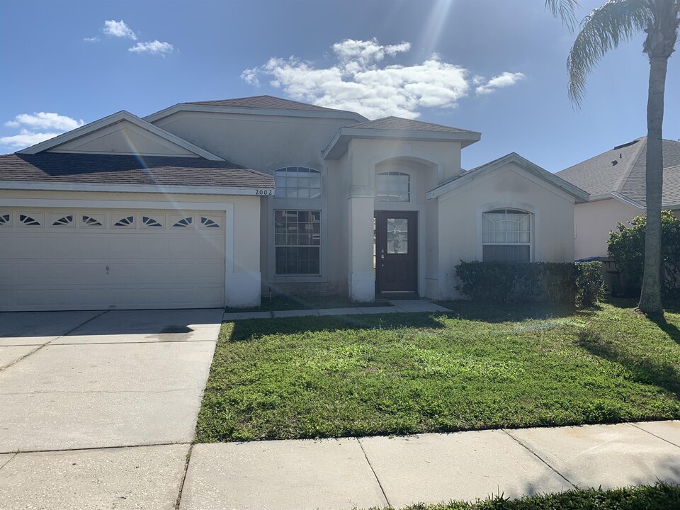 2002 Pitch Way in Kissimmee, FL - Foto de edificio