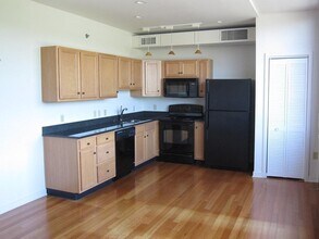 11 W 2nd St, Unit 321 in Bethlehem, PA - Building Photo - Building Photo