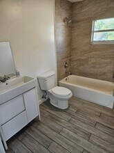 1035 NW 5th St in Miami, FL - Building Photo - Building Photo