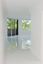 141 Crandon Blvd in Key Biscayne, FL - Building Photo - Building Photo