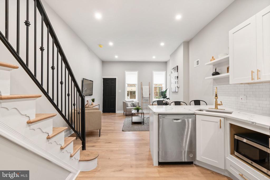 2571 Coral St in Philadelphia, PA - Building Photo