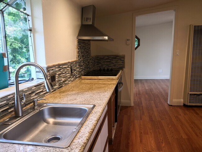 21451 Lee Dr in Los Gatos, CA - Building Photo - Building Photo