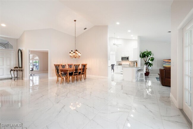 624 Lambton Ln in Naples, FL - Foto de edificio - Building Photo