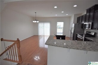 12 Yellow Rose Ln in Easton, PA - Building Photo - Building Photo