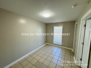 707 Melody Ln in Dothan, AL - Building Photo - Building Photo