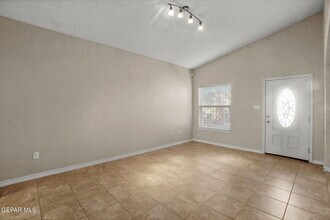 3148 Sunny Prairie Dr in El Paso, TX - Building Photo - Building Photo
