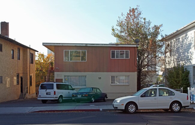 34 W 9th St in Reno, NV - Building Photo - Building Photo