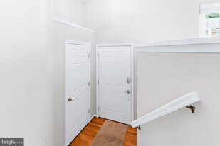 18612 Clovercrest Cir in Olney, MD - Building Photo