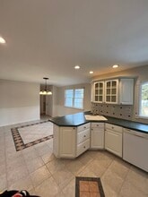 169 S Plaisted Ave in Hauppauge, NY - Foto de edificio - Building Photo