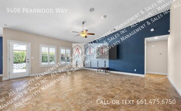 9406 Pearwood Way in Shafter, CA - Building Photo - Building Photo