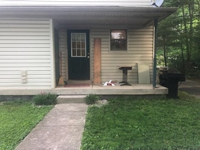 103 E Park Pl in Jeffersonville, IN - Building Photo - Building Photo