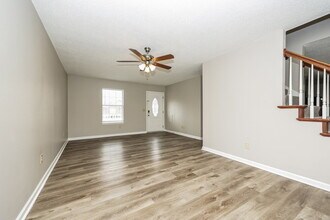 805 Forest Ridge Dr in La Vergne, TN - Building Photo - Building Photo