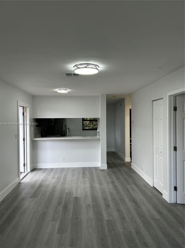 1175 SW 16th Ave-Unit -2 in Fort Lauderdale, FL - Building Photo - Building Photo