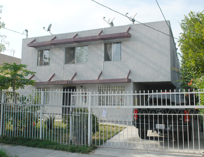 219 N Bonnie Brae St in Los Angeles, CA - Building Photo - Building Photo