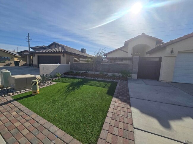 417 San Juan Ln in San Luis, AZ - Building Photo - Building Photo