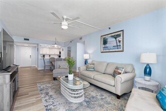 6287 Bahia Del Mar Cir N in St. Petersburg, FL - Building Photo - Building Photo