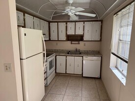 390 Burgundy I in Delray Beach, FL - Building Photo