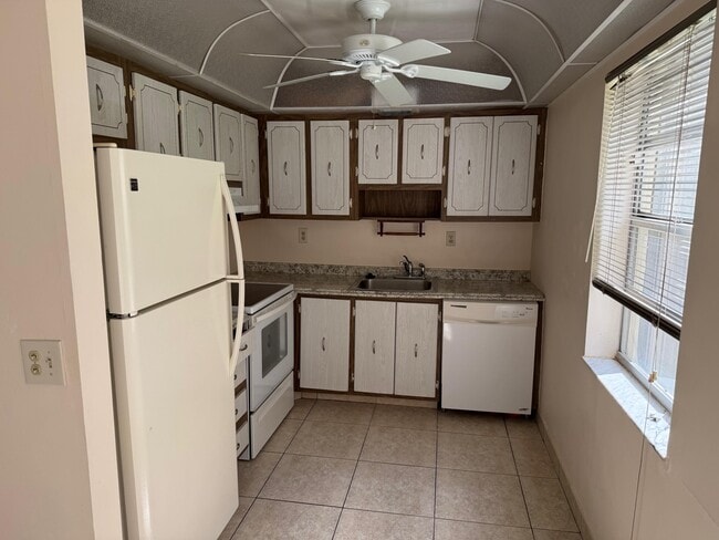 property at 390 Burgundy I