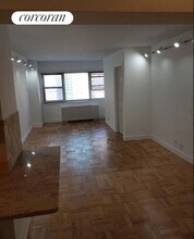 345 E 56th St in New York, NY - Foto de edificio - Building Photo