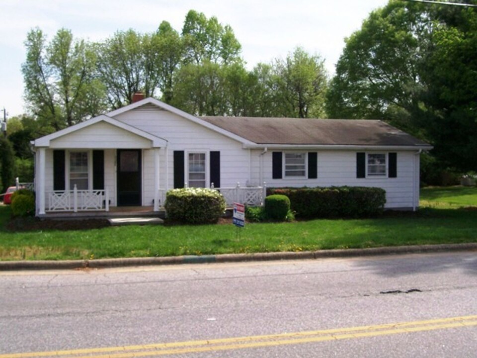 4321 Hewitt St in Greensboro, NC - Building Photo