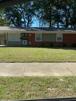 1463 Merrycrest Dr in Memphis, TN - Building Photo