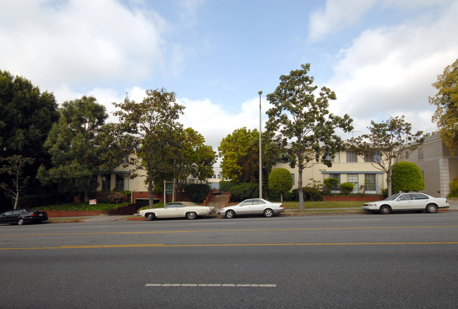 1251 N Crescent Heights Blvd in West Hollywood, CA - Building Photo - Building Photo